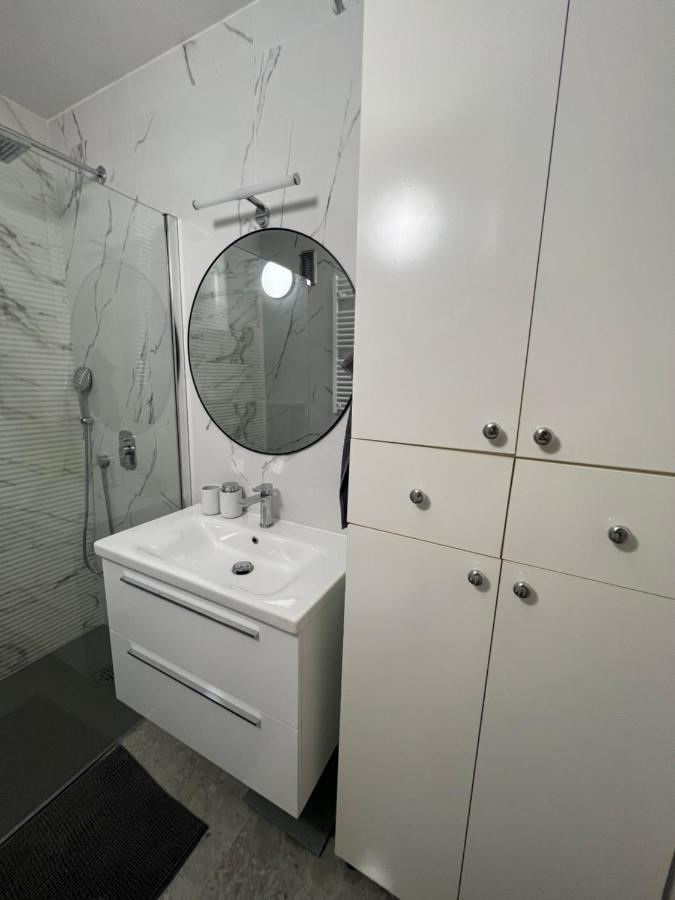 City Center Apartment Twiggy Makarska Bagian luar foto