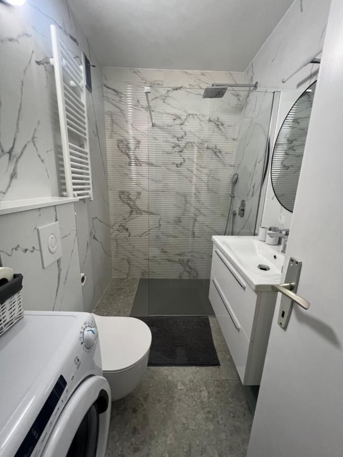 City Center Apartment Twiggy Makarska Bagian luar foto