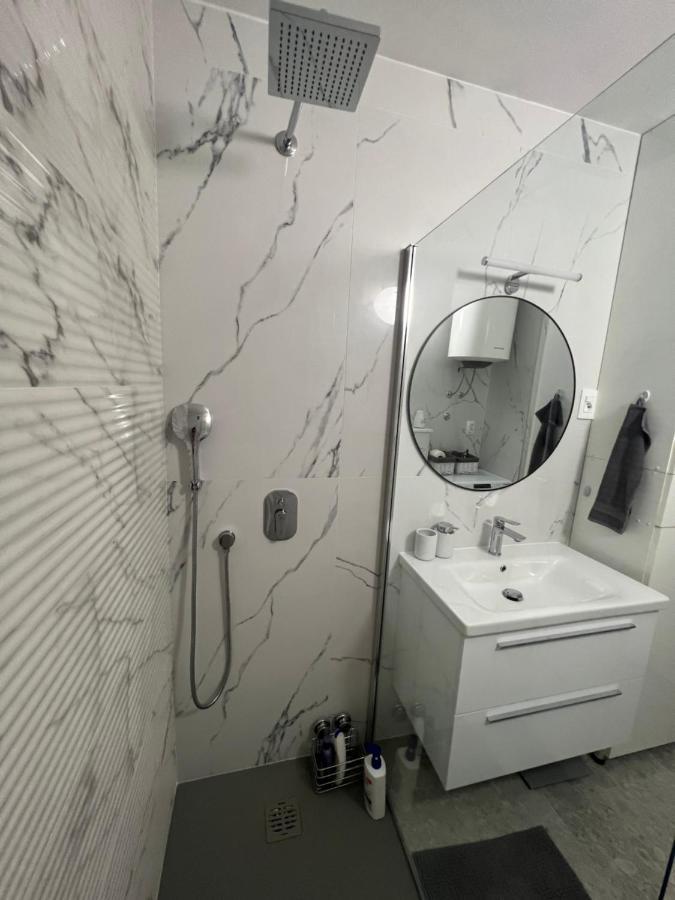 City Center Apartment Twiggy Makarska Bagian luar foto