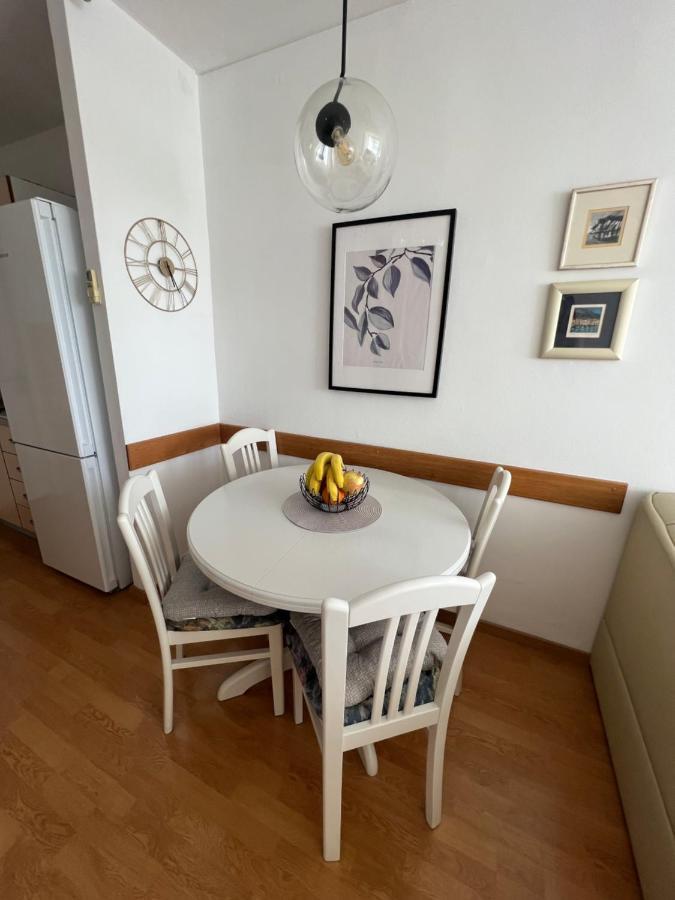 City Center Apartment Twiggy Makarska Bagian luar foto