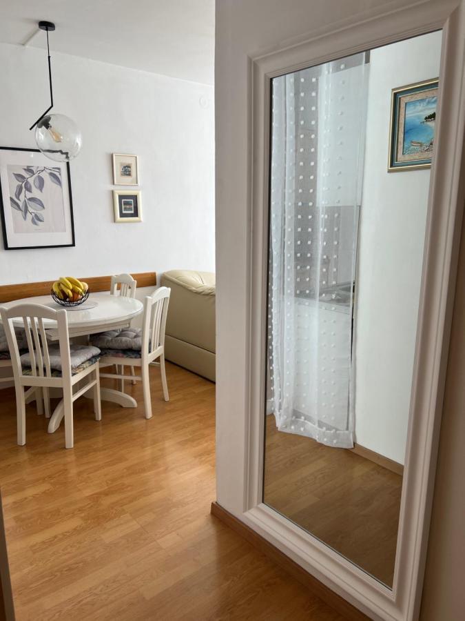City Center Apartment Twiggy Makarska Bagian luar foto