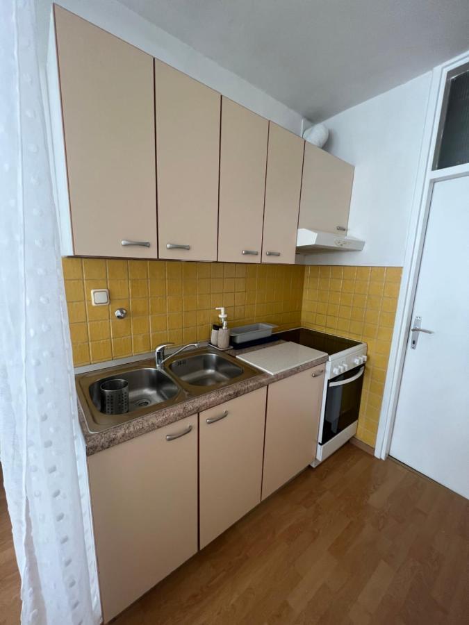 City Center Apartment Twiggy Makarska Bagian luar foto