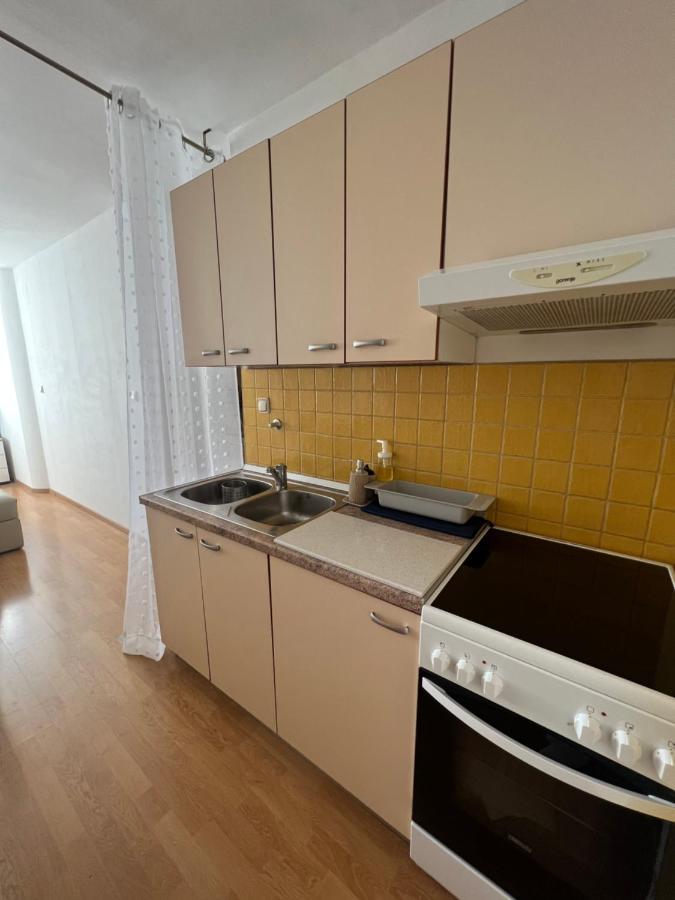 City Center Apartment Twiggy Makarska Bagian luar foto