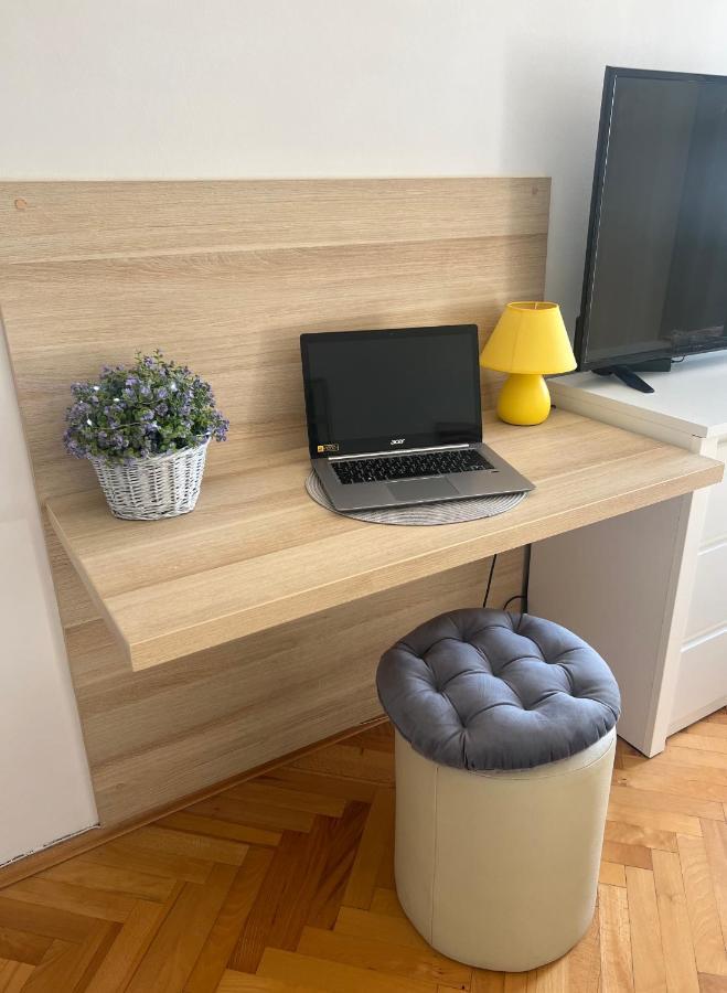 City Center Apartment Twiggy Makarska Bagian luar foto
